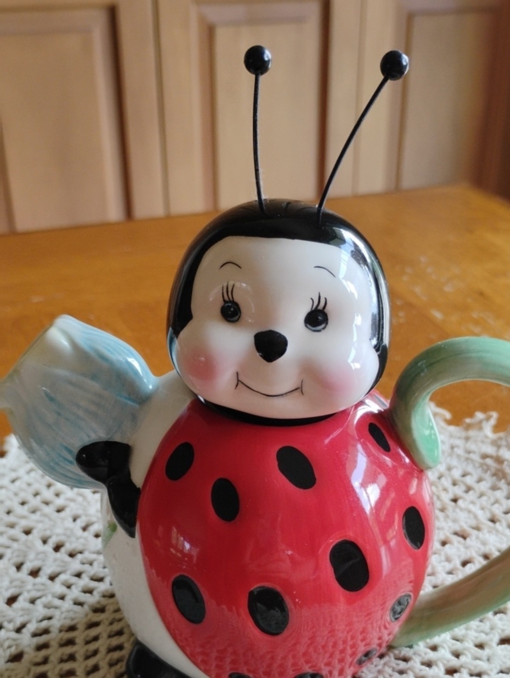 Burton And Burton Ladybug Ceramic Teapot 2005 - Picture 3 of 9